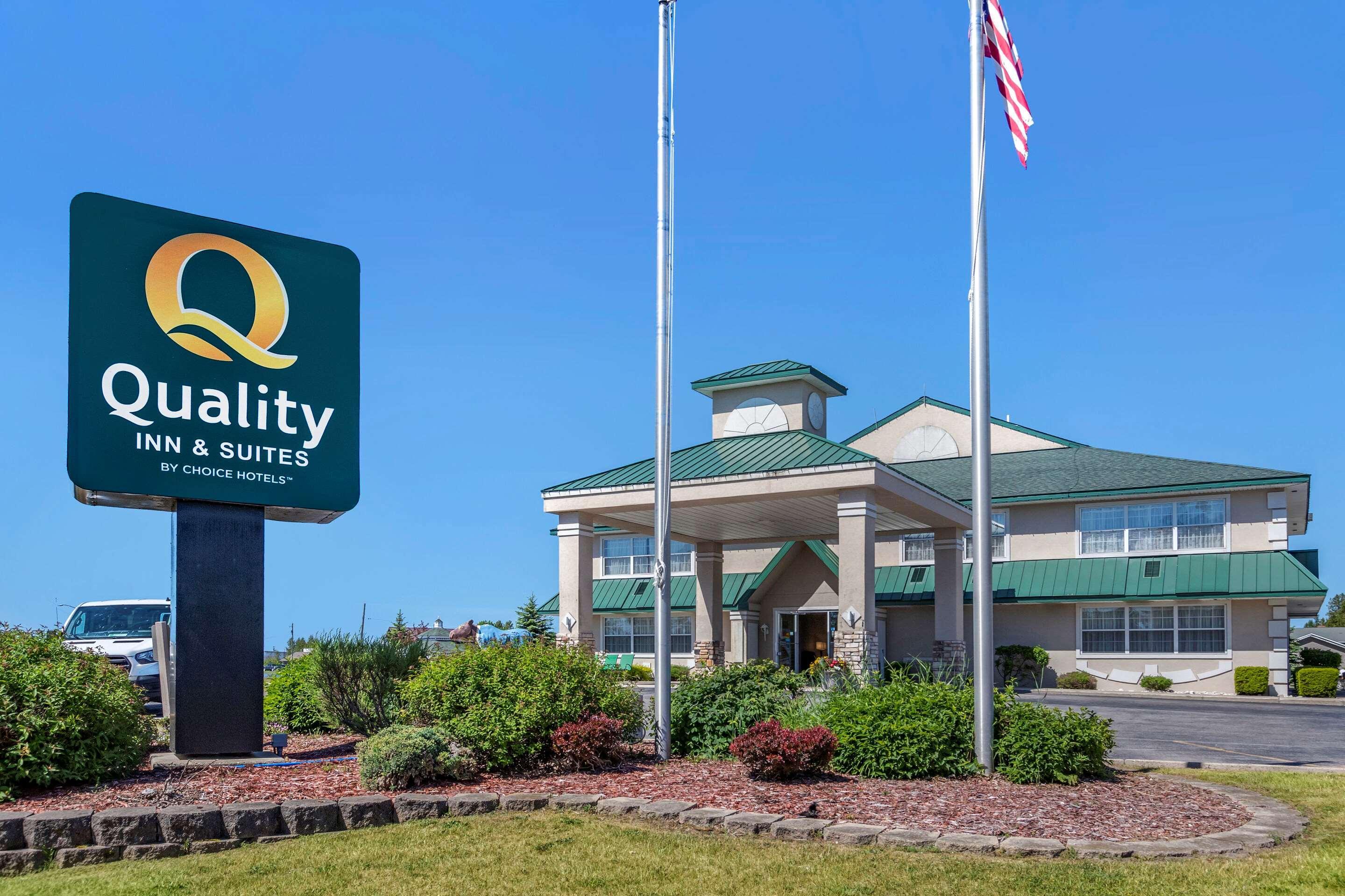 Hotel Quality & Manistique